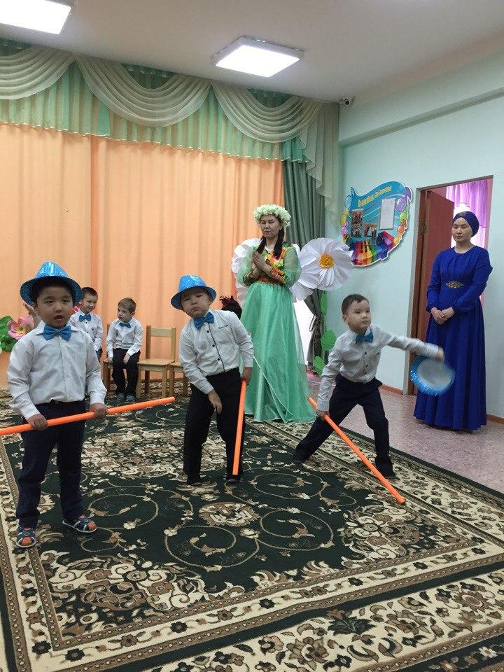 Мамин праздник