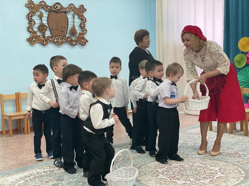 "Милая мама" Старшая группа "Балапан"